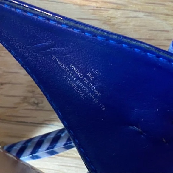 Tommy Hilfiger TW Silmaly Thong Style Patent Leather Strap Blue Sandals Size 7 - Picture 2 of 8